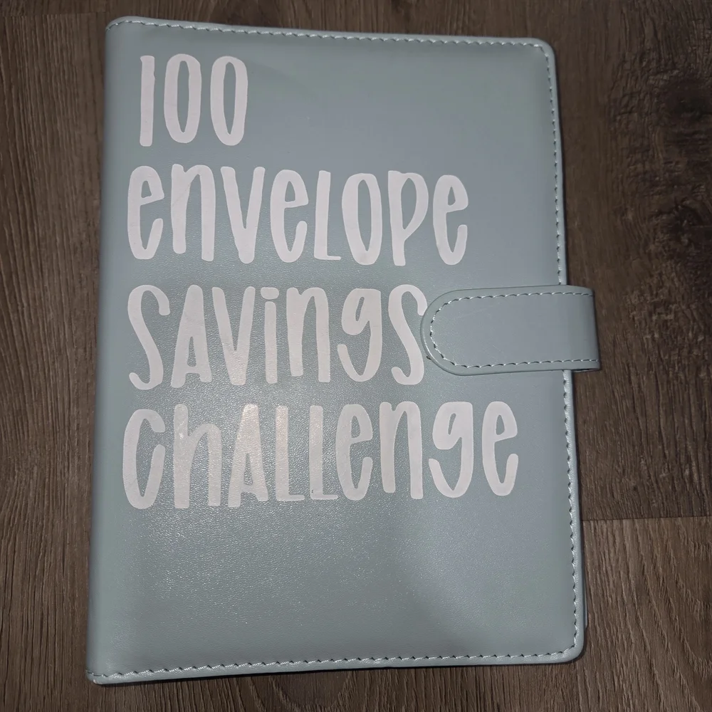 NWOT Light Blue 100 Envelope Savings Challenge Binder With Magnetic Closure